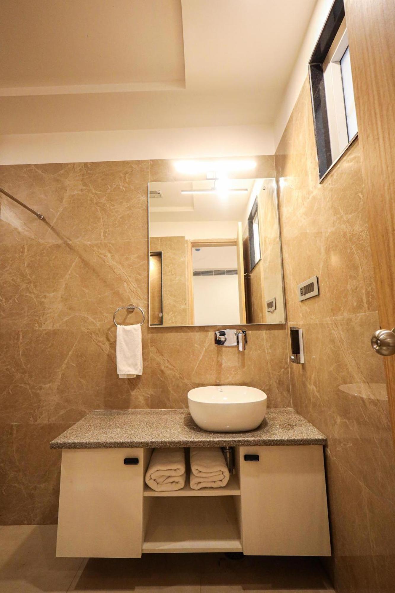 The Royal Legacy Hotel Lucknow Ngoại thất bức ảnh