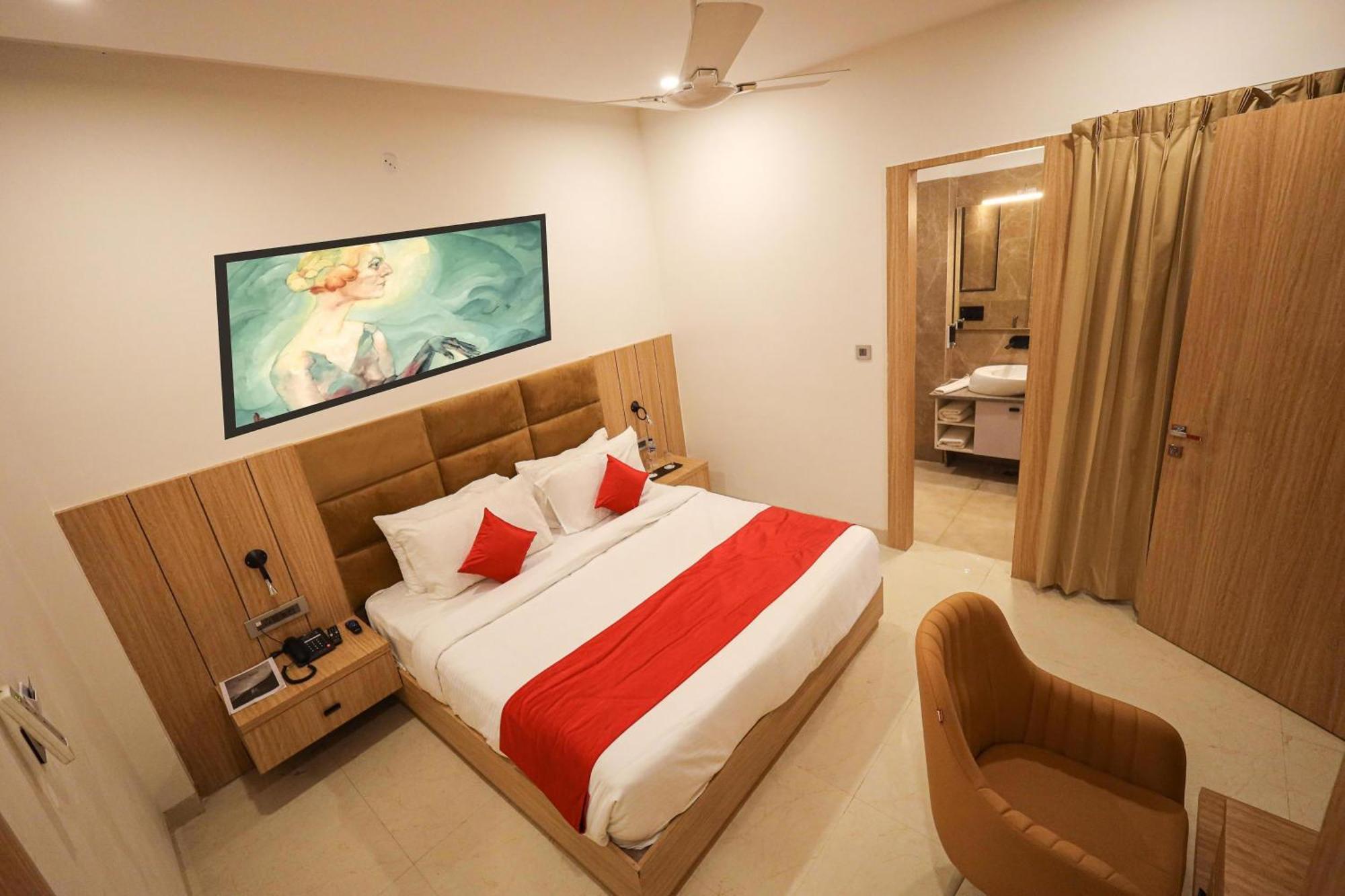 The Royal Legacy Hotel Lucknow Ngoại thất bức ảnh