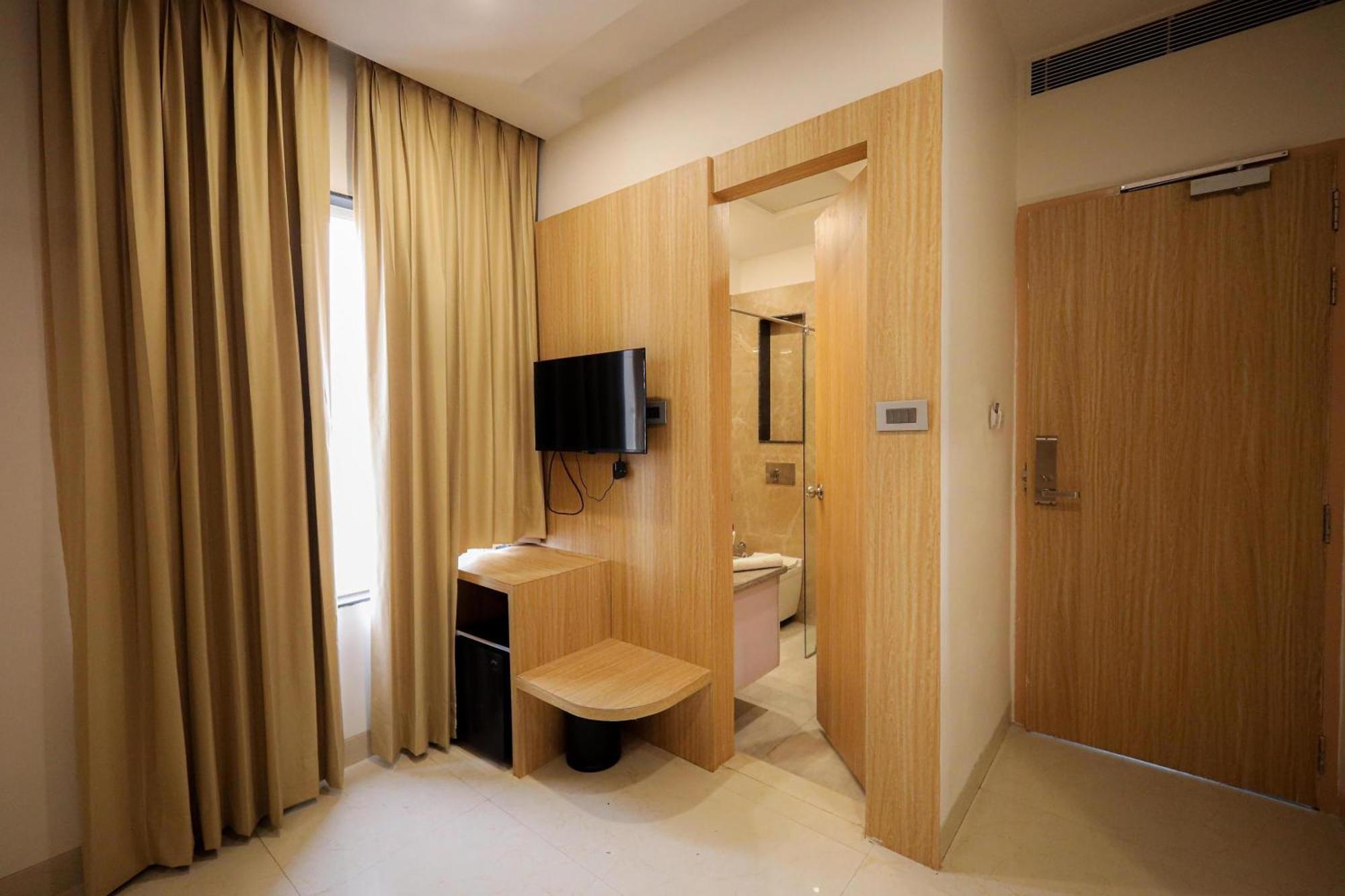 The Royal Legacy Hotel Lucknow Ngoại thất bức ảnh