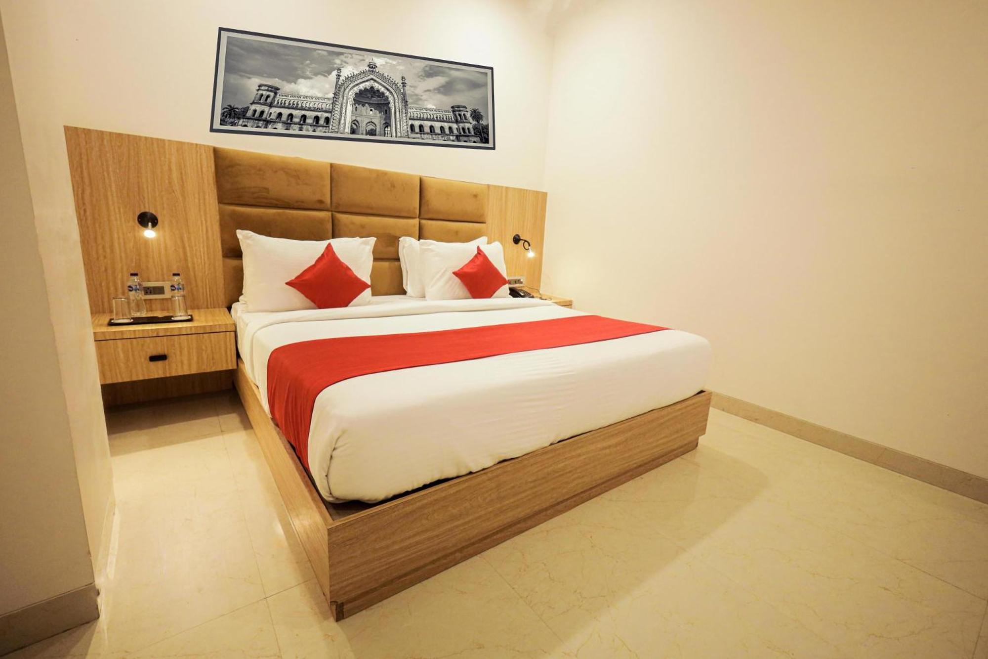 The Royal Legacy Hotel Lucknow Ngoại thất bức ảnh