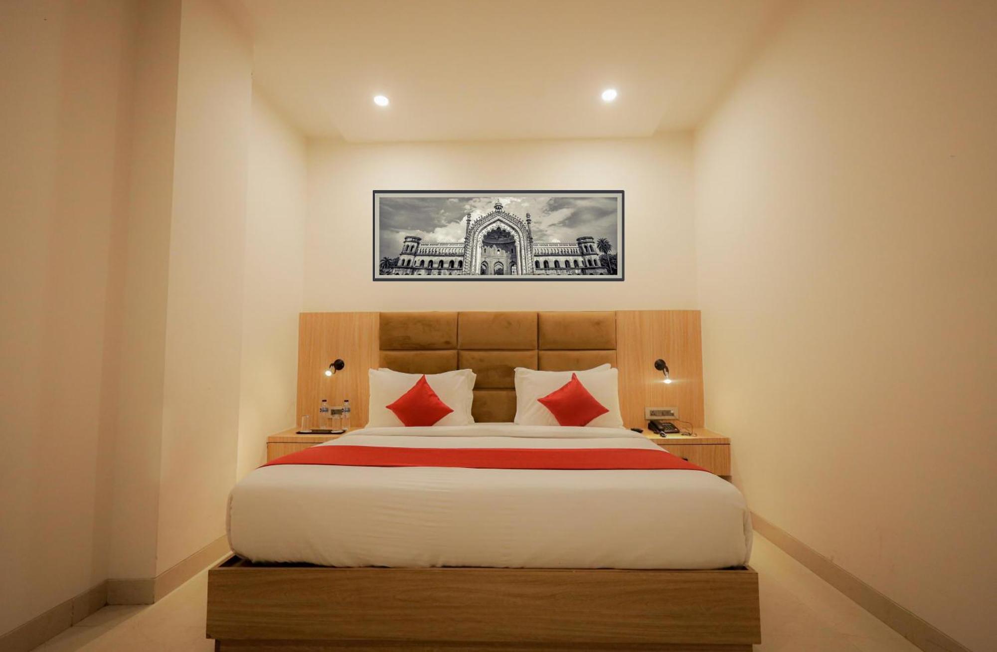 The Royal Legacy Hotel Lucknow Ngoại thất bức ảnh