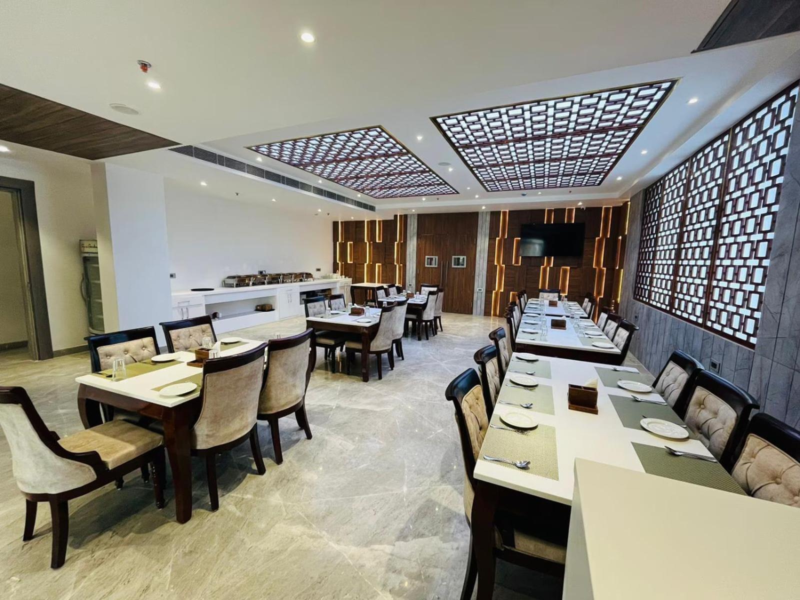 The Royal Legacy Hotel Lucknow Ngoại thất bức ảnh