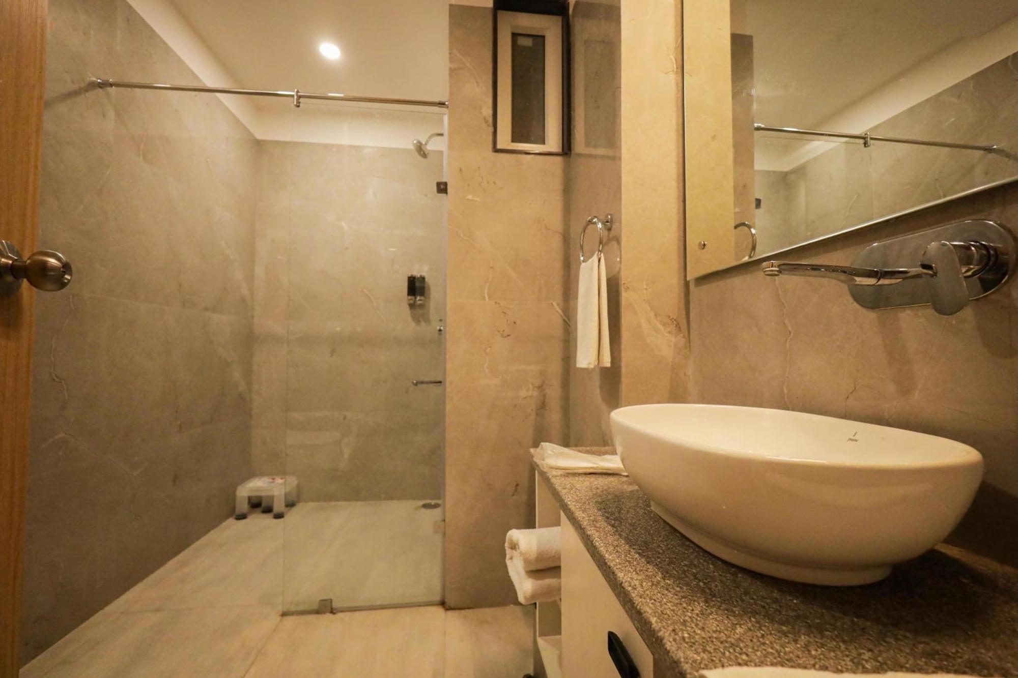 The Royal Legacy Hotel Lucknow Ngoại thất bức ảnh