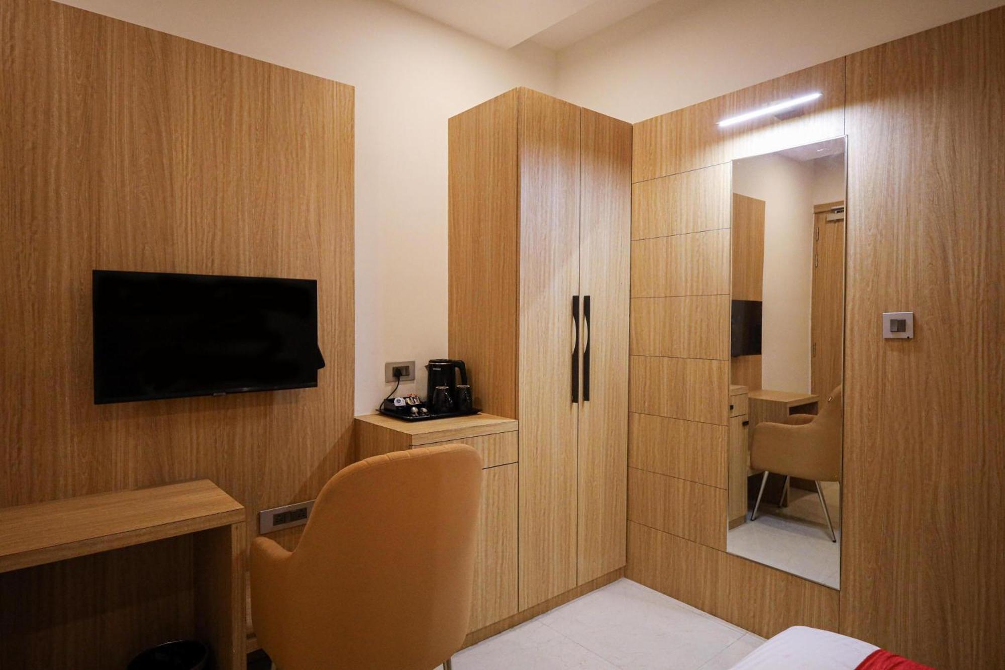 The Royal Legacy Hotel Lucknow Ngoại thất bức ảnh