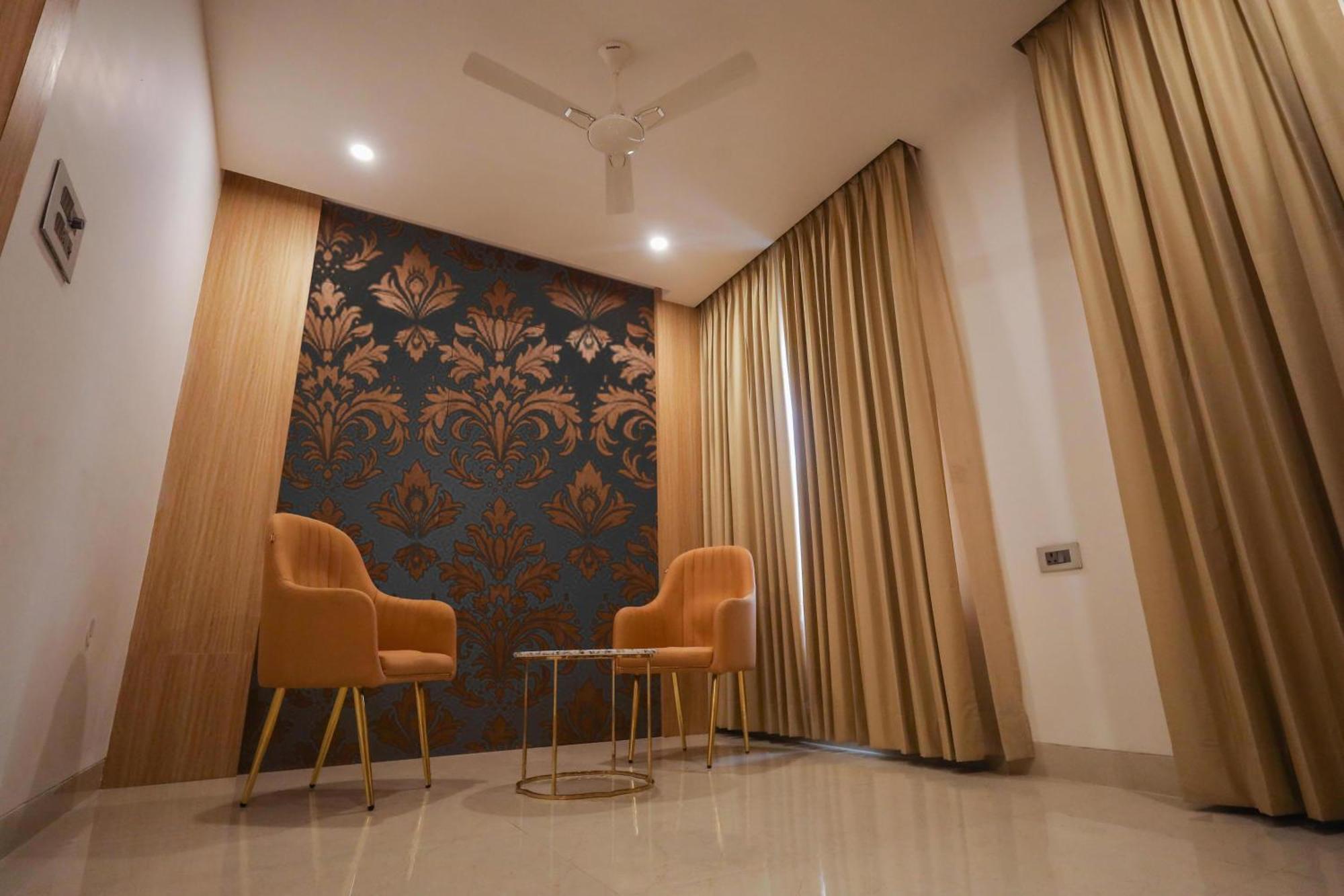 The Royal Legacy Hotel Lucknow Ngoại thất bức ảnh